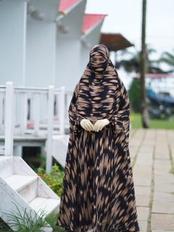 Alternative view of Long Khimar - 57