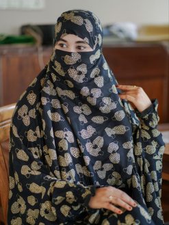 Alternative view of Khimar & Plazu - 250